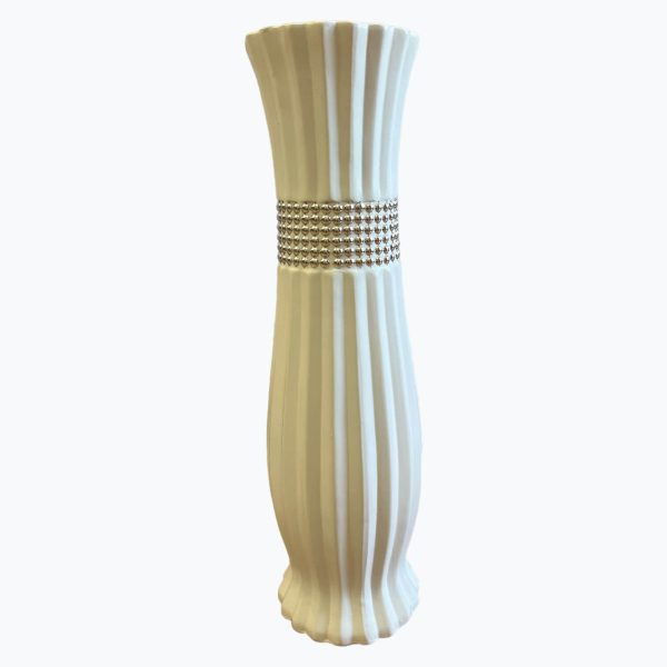 Biela keramická váza s bodkami